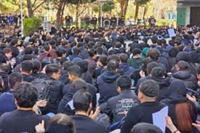 دانشجوی پخمه